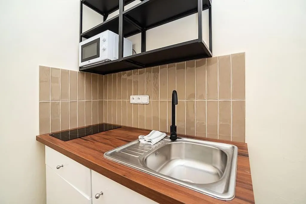 아파트 Modern Studio With Balcony + Tv 프라하